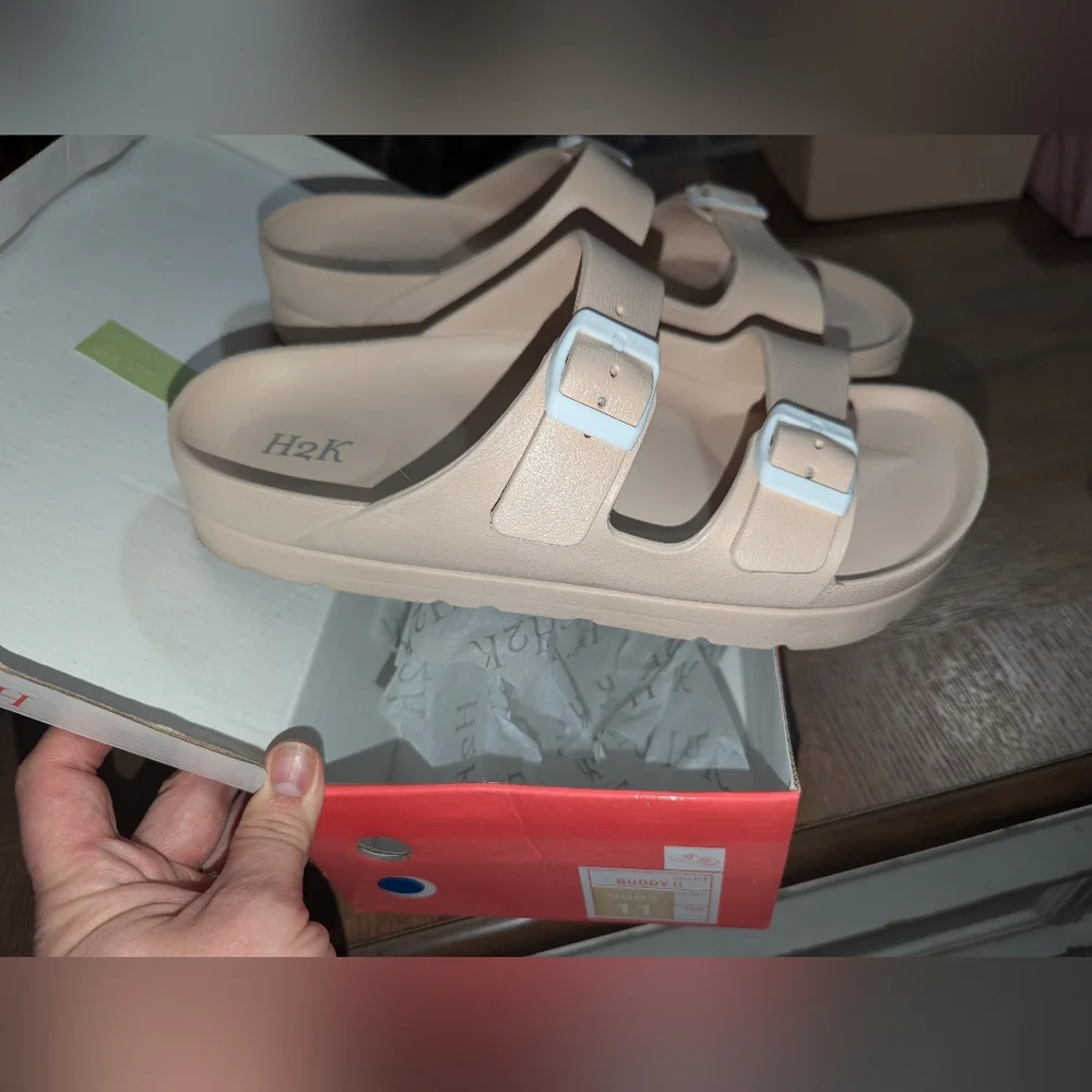 Nude platform foam 2 strap Sandals size 11